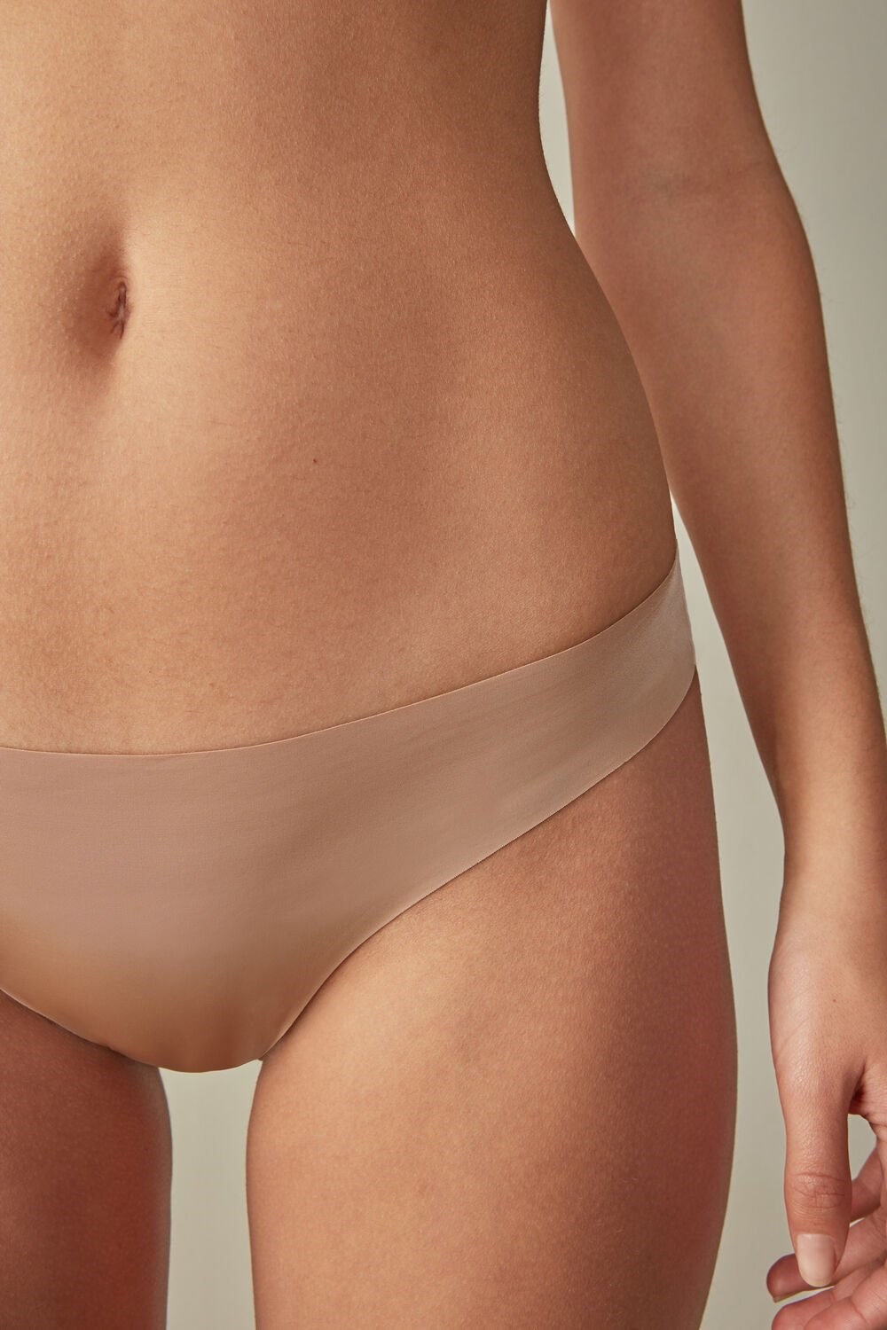 Intimissimi Brazilian Panties in Seamless Ultra Light Microfiber Beige | TYLEZ4132